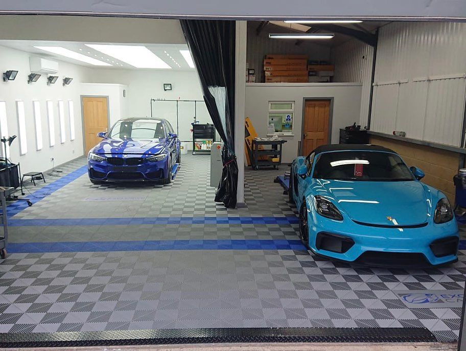Car detailing studio with swisstrax