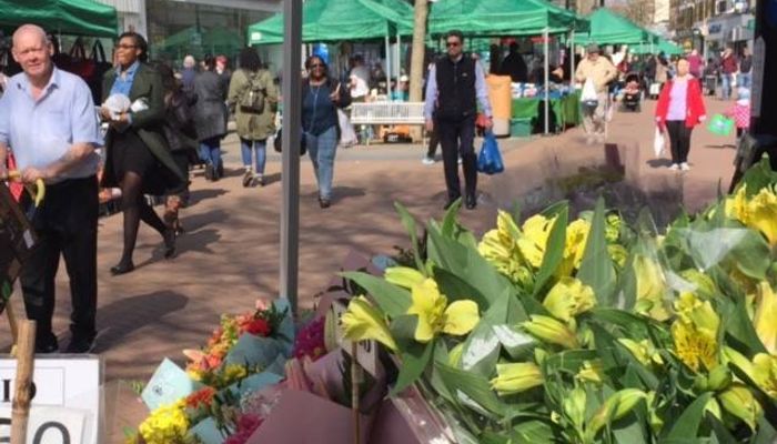 Farmers' Market Stall Ideas That Attract More Customers image