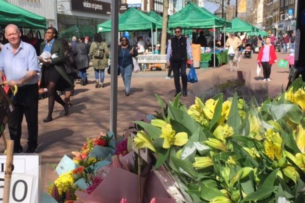 Farmers' Market Stall Ideas That Attract More Customers image
