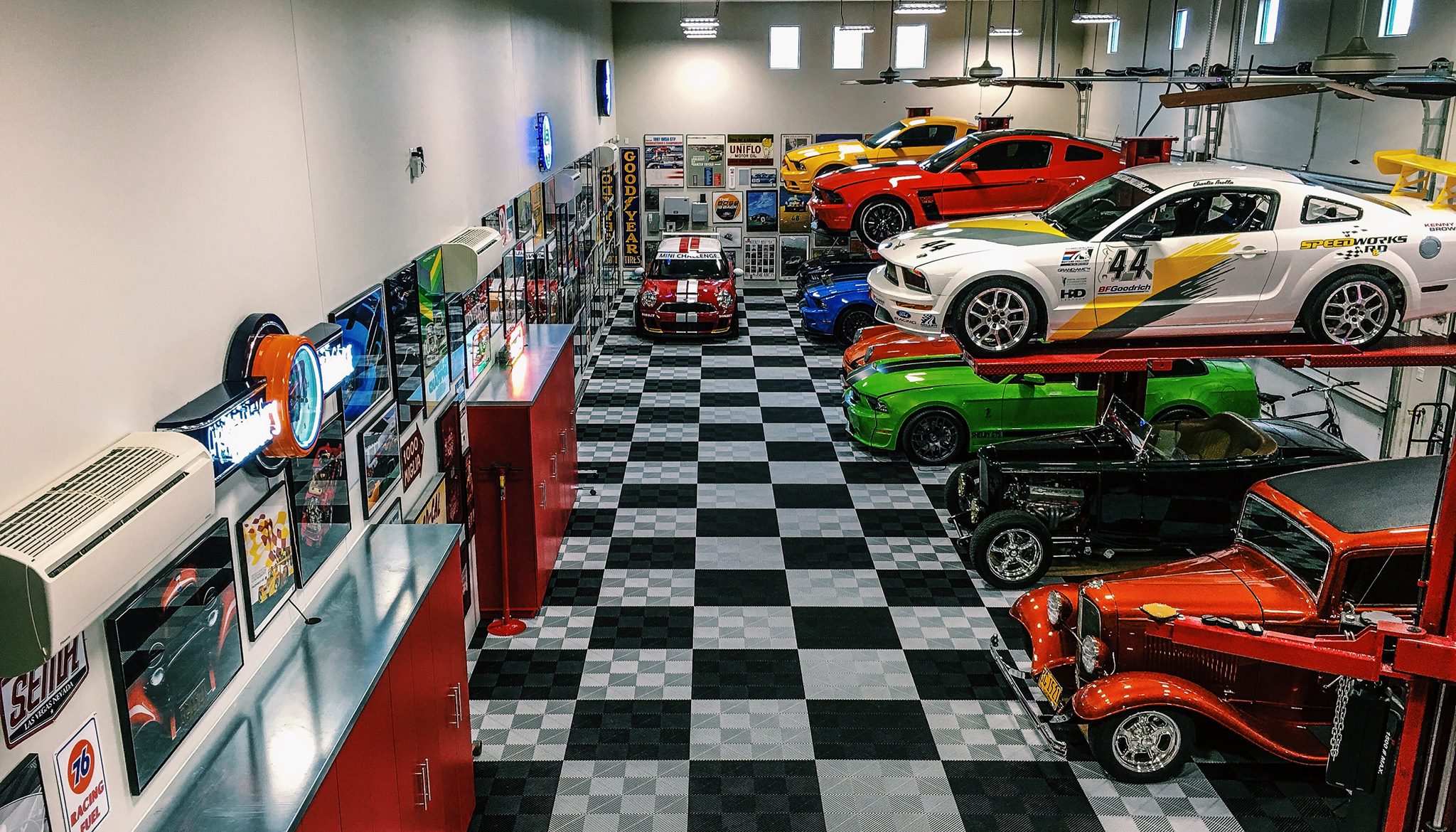 Garage workshop full of swisstrax