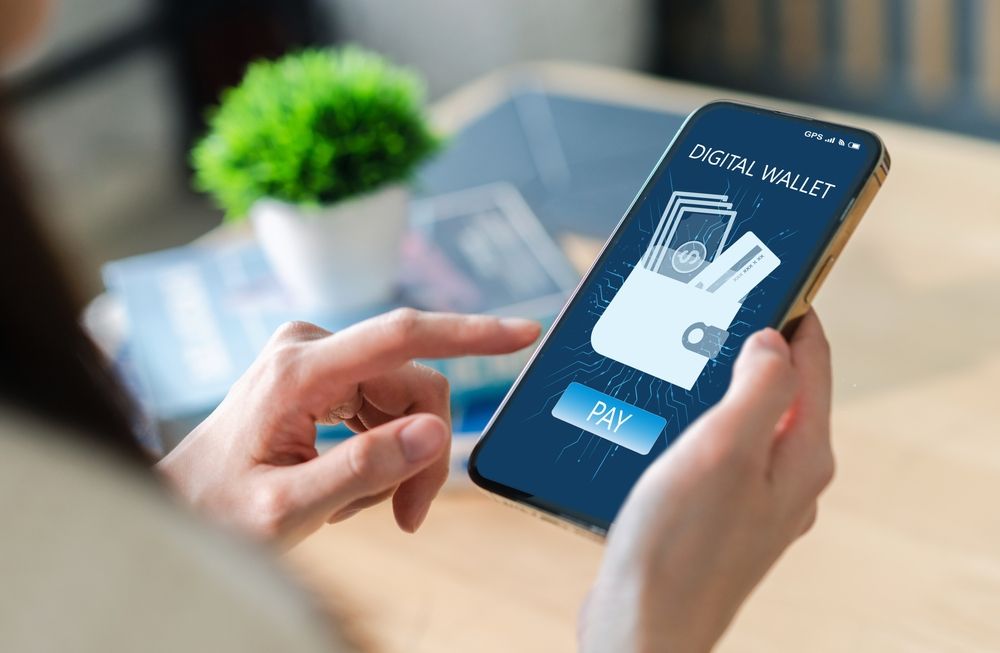 Digital Wallets vs Traditional Payments: What Businesses Need to Know