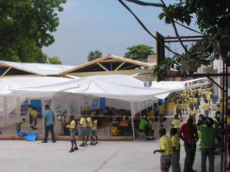 Earthquake relief tent