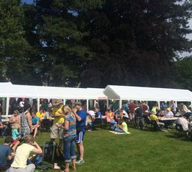 Outdoor Trading in Hot Weather image