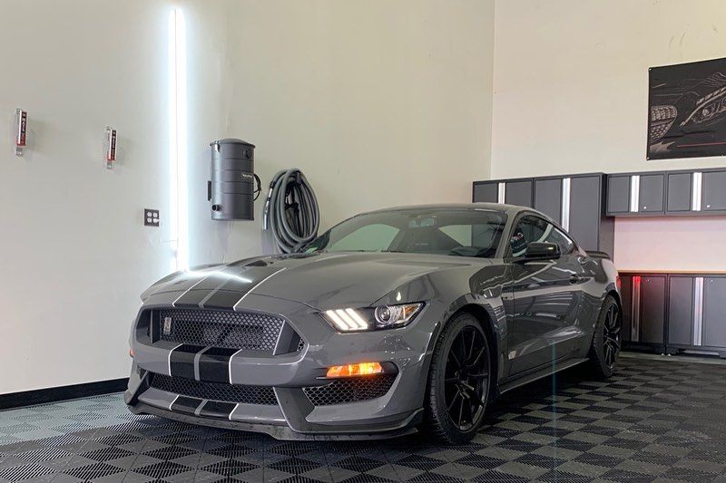 mustang on swisstrax