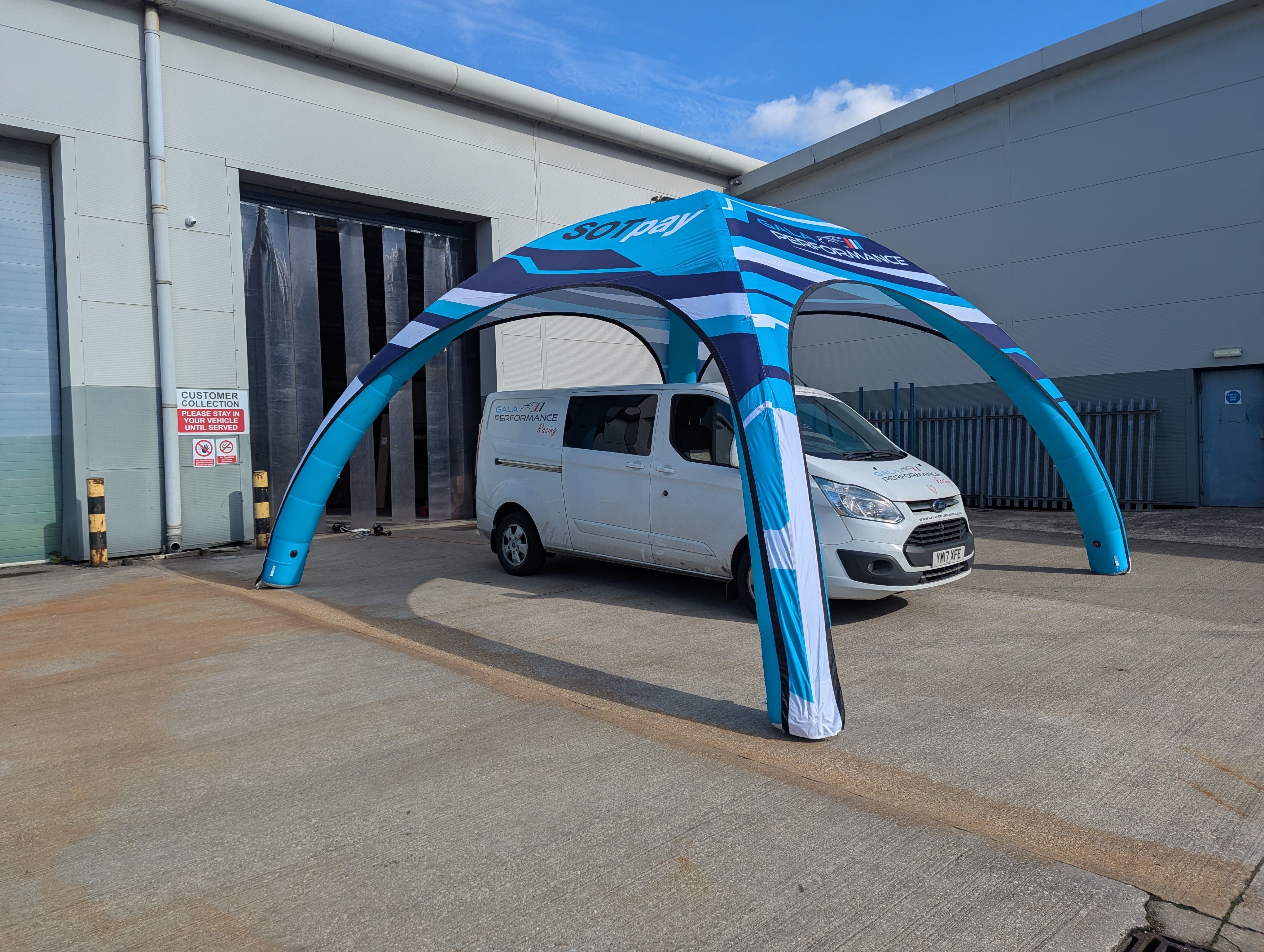 inflatable shelter for motor show