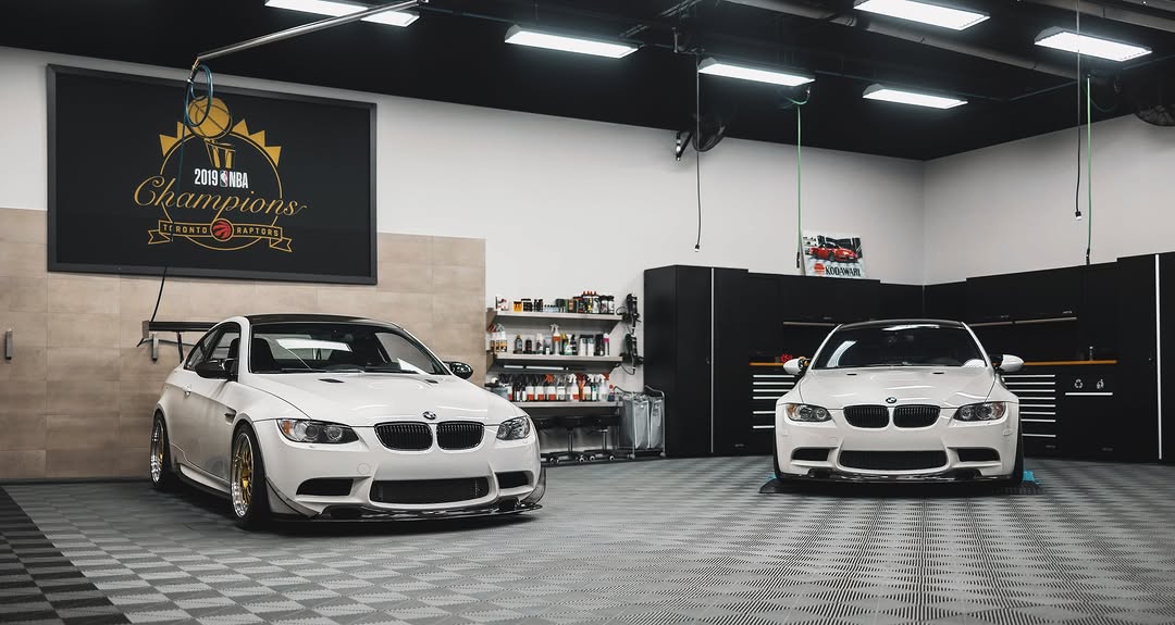 2 BMWs on swisstrax