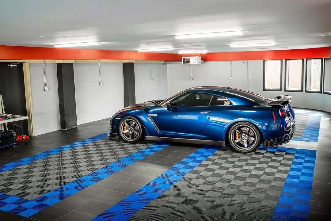 R35 GTR with swisstrax