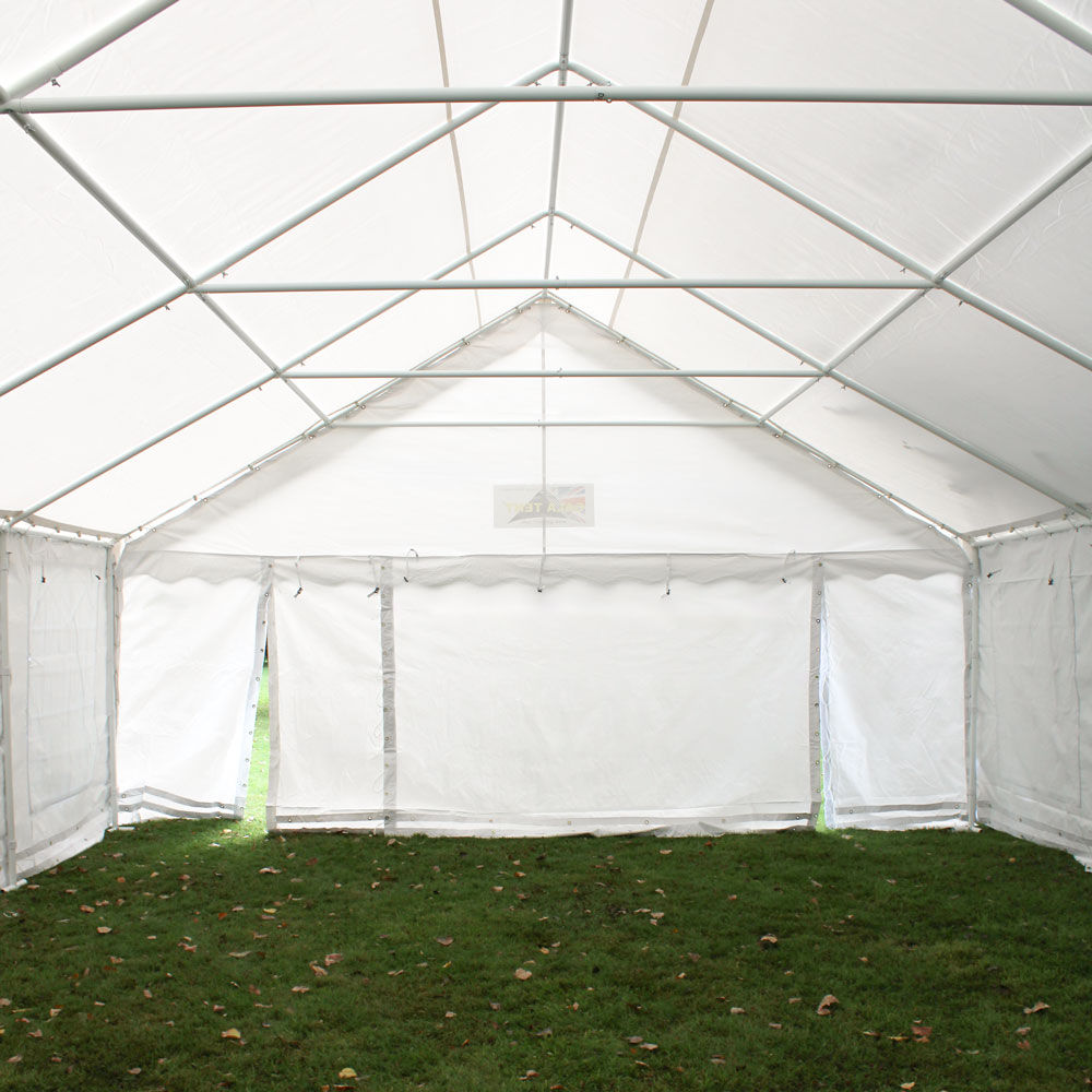 interior de una carpa para bodas Gala Tent